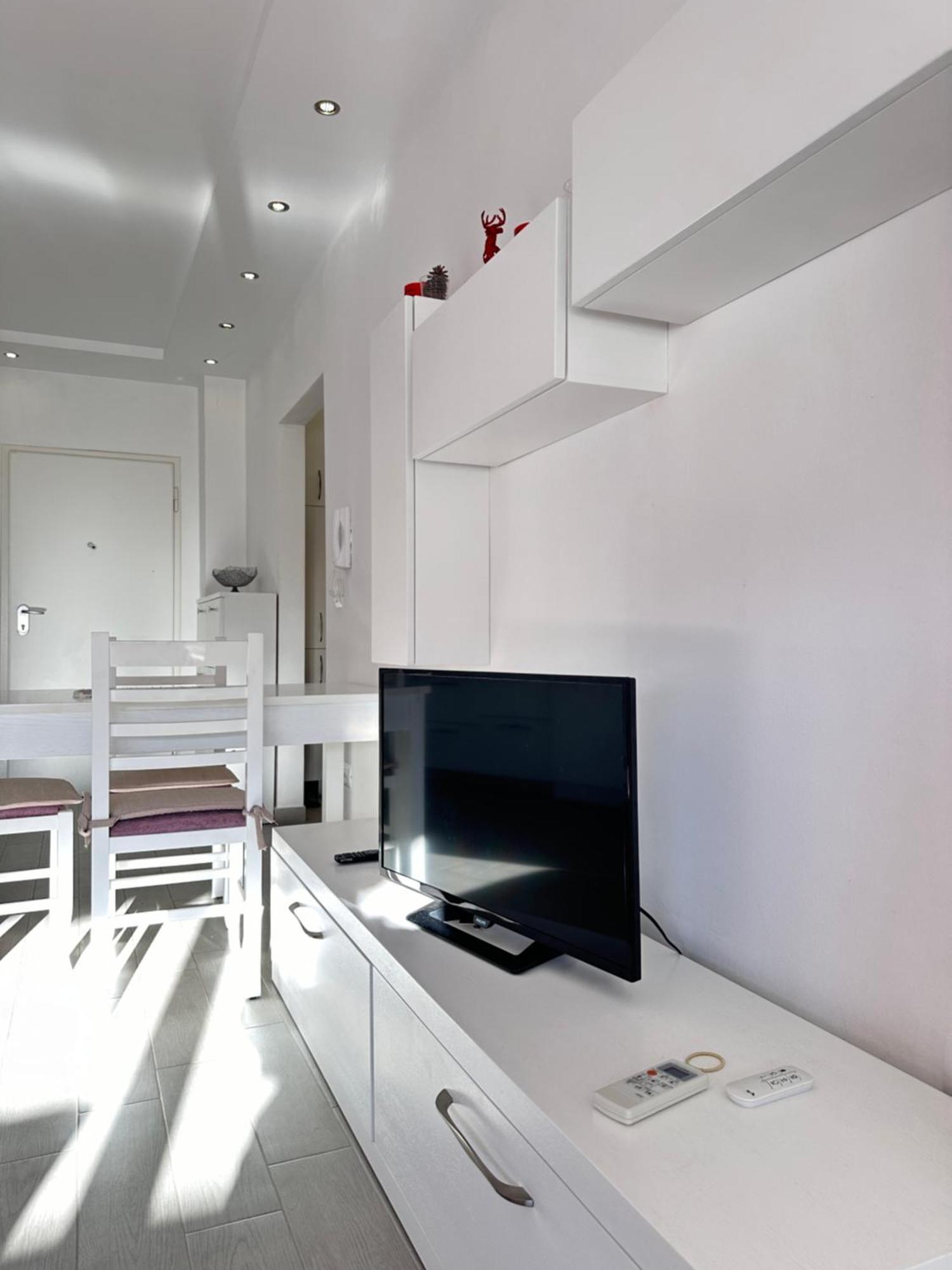 Rose Sea View Apartment ساراندا المظهر الخارجي الصورة
